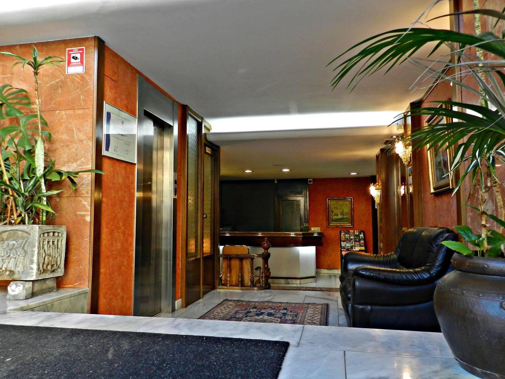 Hotel Alda Centro Χιχόν Εξωτερικό φωτογραφία